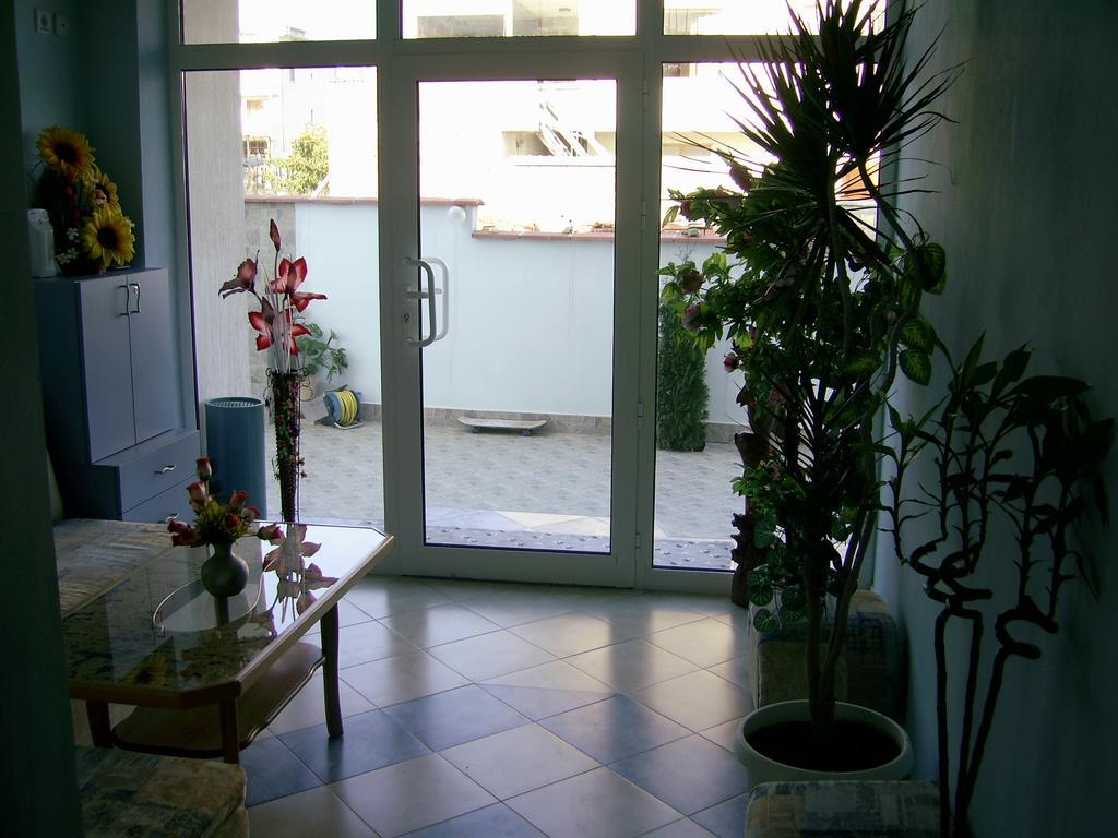 Sianie Guest House Ravda Luaran gambar