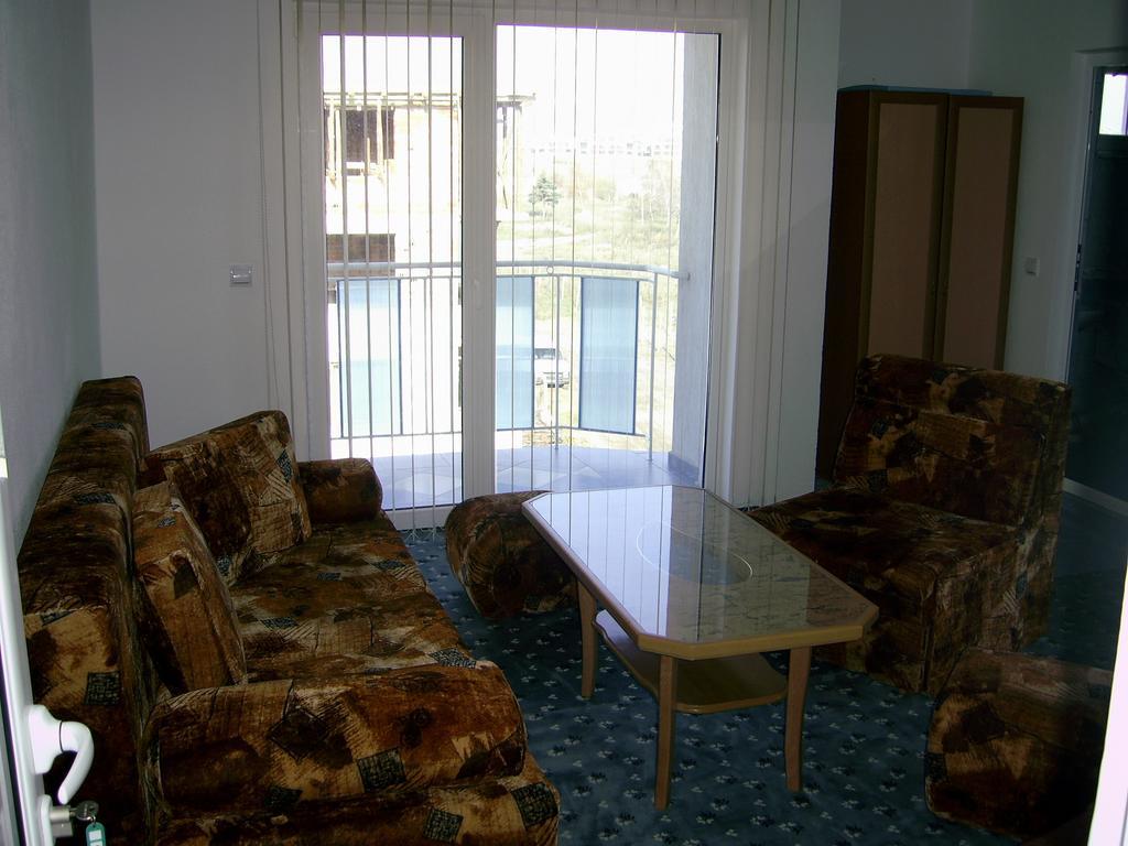 Sianie Guest House Ravda Luaran gambar