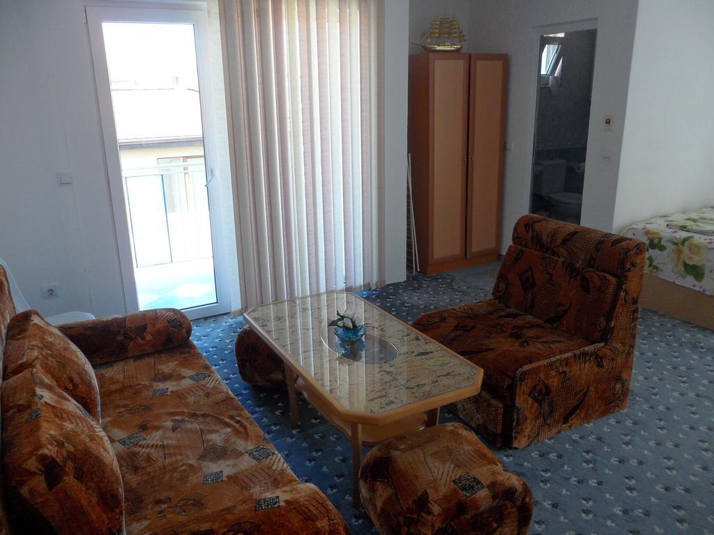 Sianie Guest House Ravda Luaran gambar