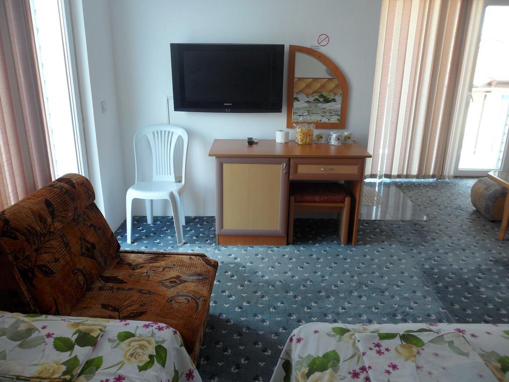 Sianie Guest House Ravda Luaran gambar