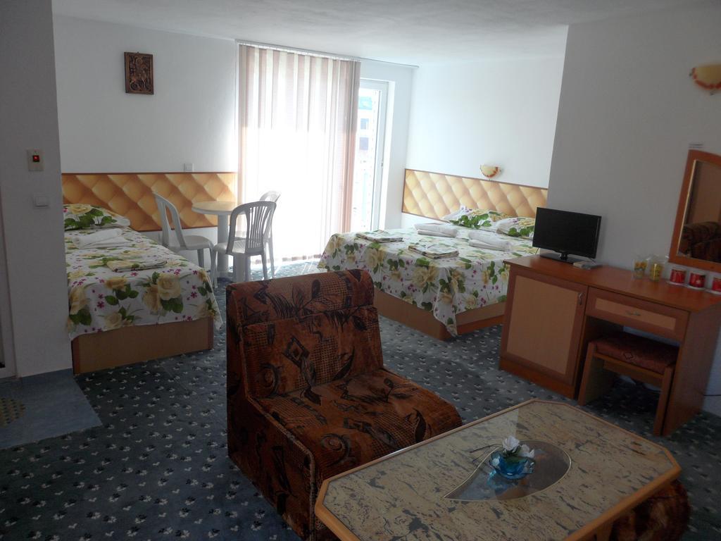 Sianie Guest House Ravda Luaran gambar