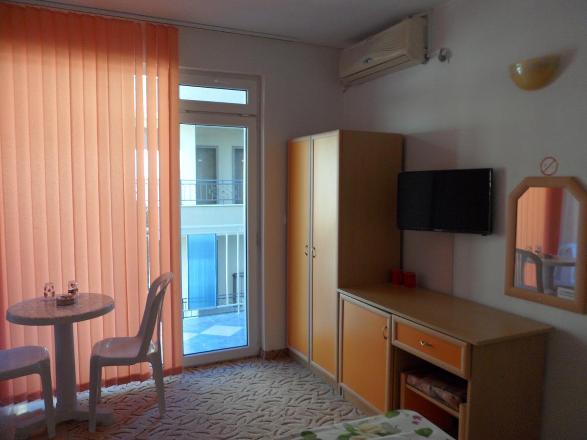 Sianie Guest House Ravda Luaran gambar