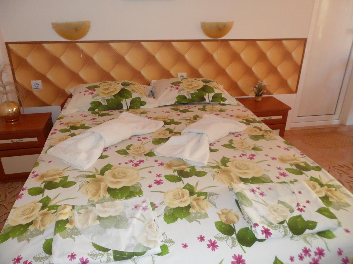 Sianie Guest House Ravda Luaran gambar