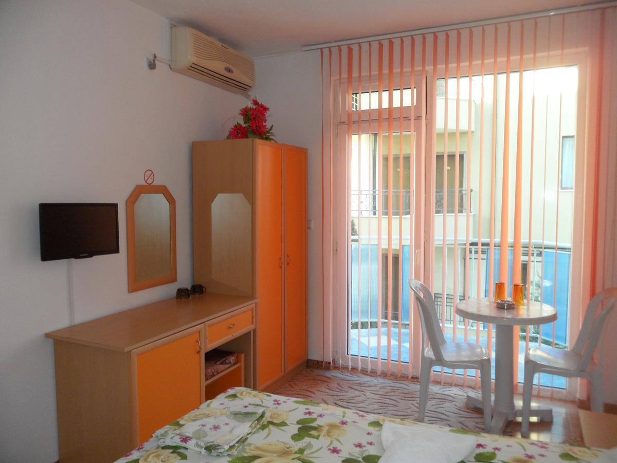 Sianie Guest House Ravda Luaran gambar