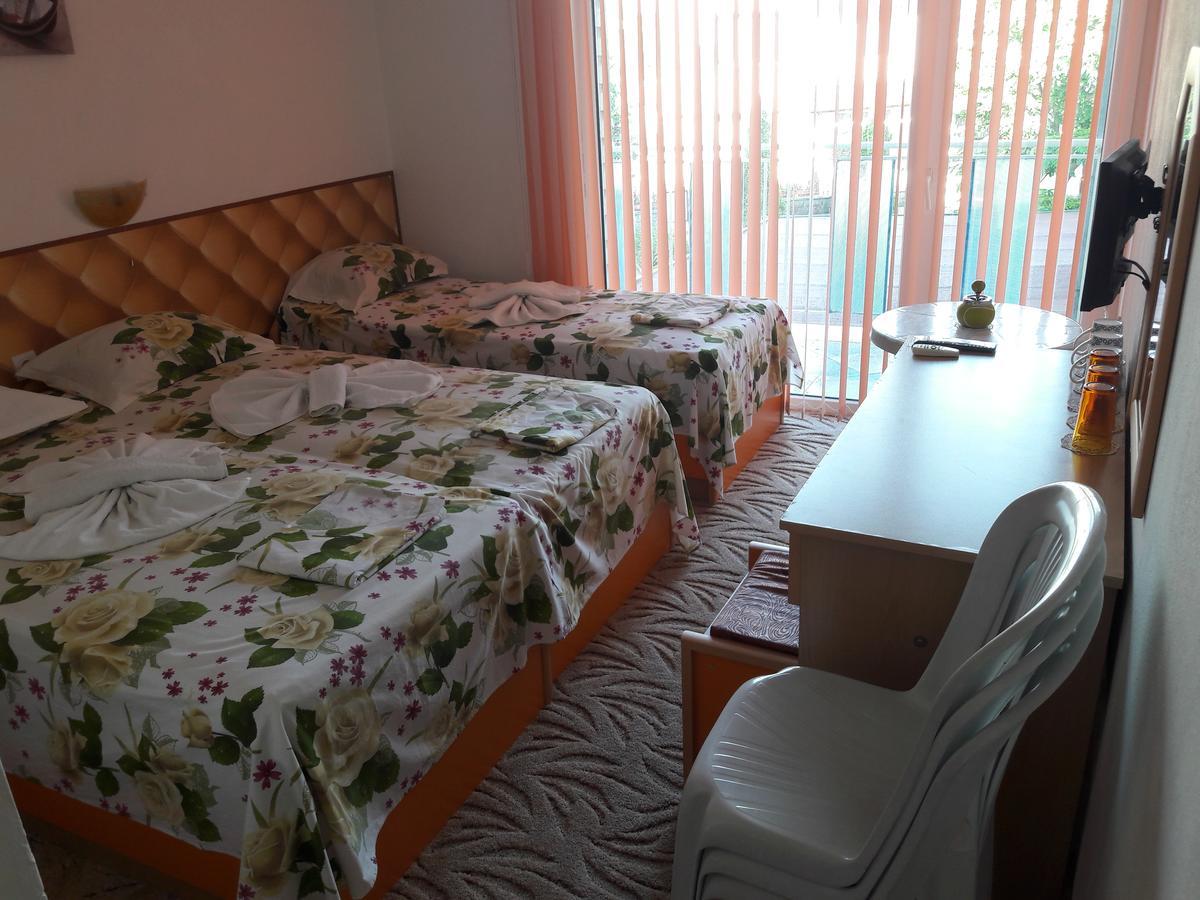 Sianie Guest House Ravda Luaran gambar
