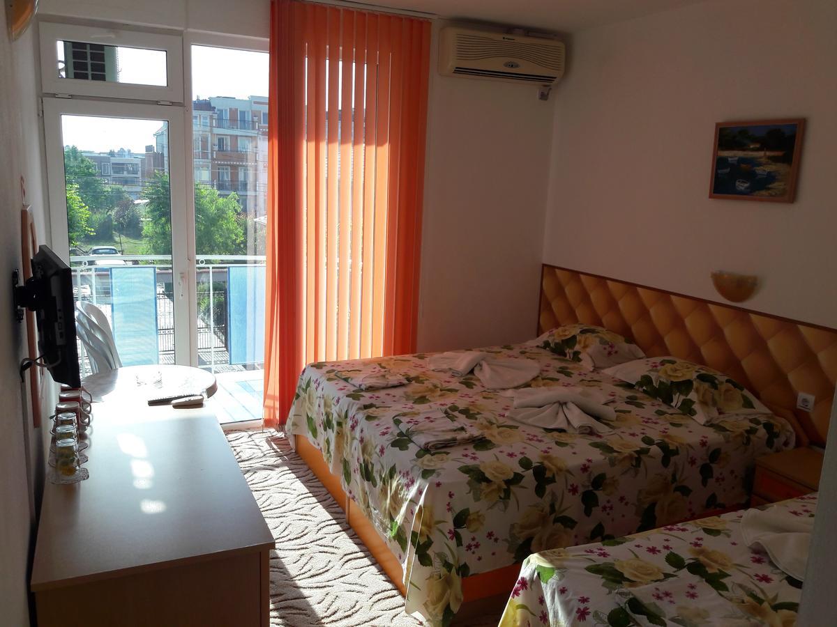 Sianie Guest House Ravda Luaran gambar